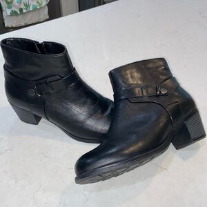 Propét Topaz - Women's Leather Ankle Boots (black 8.5)